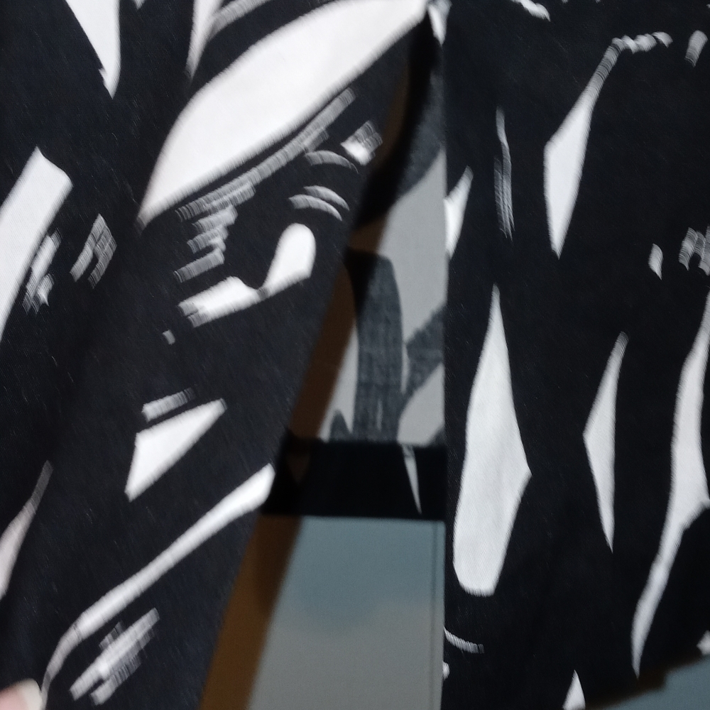 Suzi Chin Dress Sleeveless Size 8 Black White Abstract Flowers - Picture 12 of 14